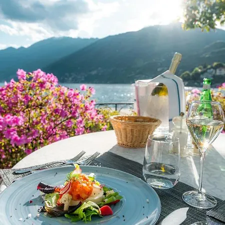 Hotel Castello Seeschloss, Lake & Pool Castle