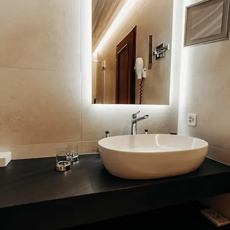 Hotel Castello Seeschloss, Lake & Pool Castle 4*