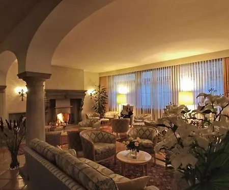 Romantik Castello Seeschloss Отель 4*