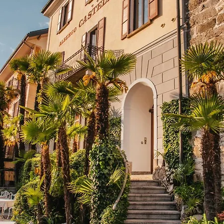 Hotel Castello Seeschloss, Lake & Pool Castle