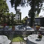 Romantik Castello Seeschloss אסקונה