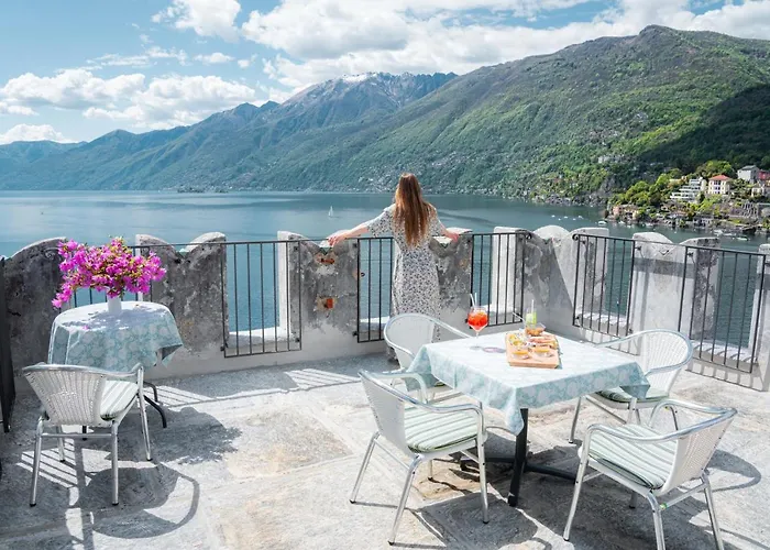 Romantik Castello Seeschloss 호텔 아스꼬나