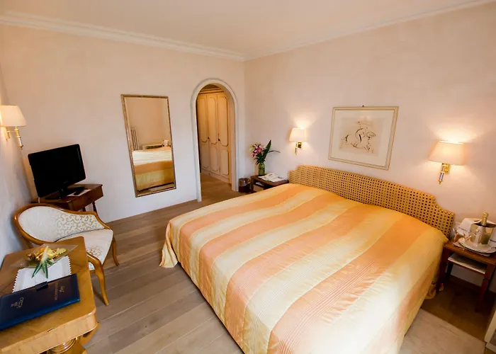 Romantik Castello Seeschloss 호텔 4*